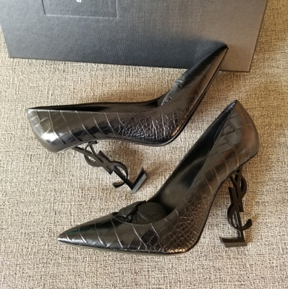 Womens shoes - Picture 2 of 3